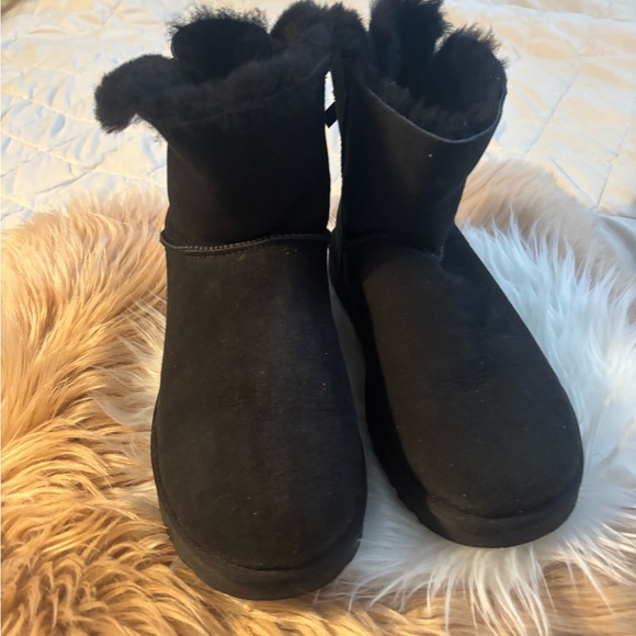 UGG Black Women's Boots - Picture 2 of 7